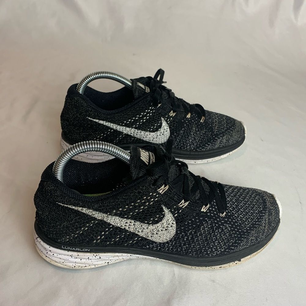 Nike Women's Flyknit Lunar 3 Oreo Shoes Size 7.5 - Picture 2 of 7